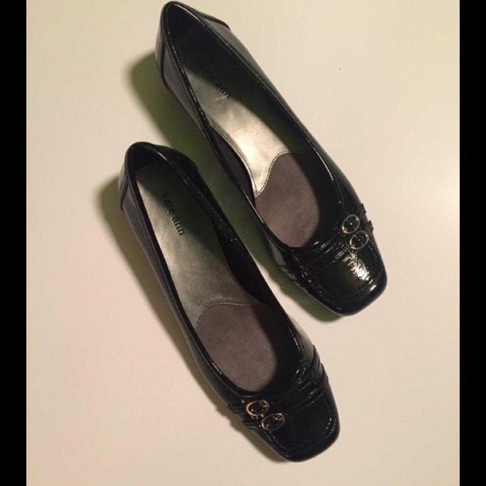 Kate Ann, sz 11, blk patent ballet flats, $30 firm.